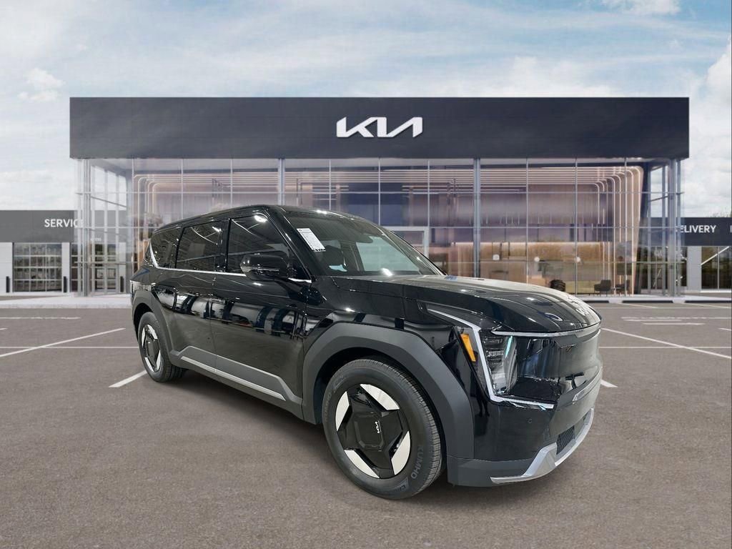 New 2026 Kia EV9 Light RWD image 2