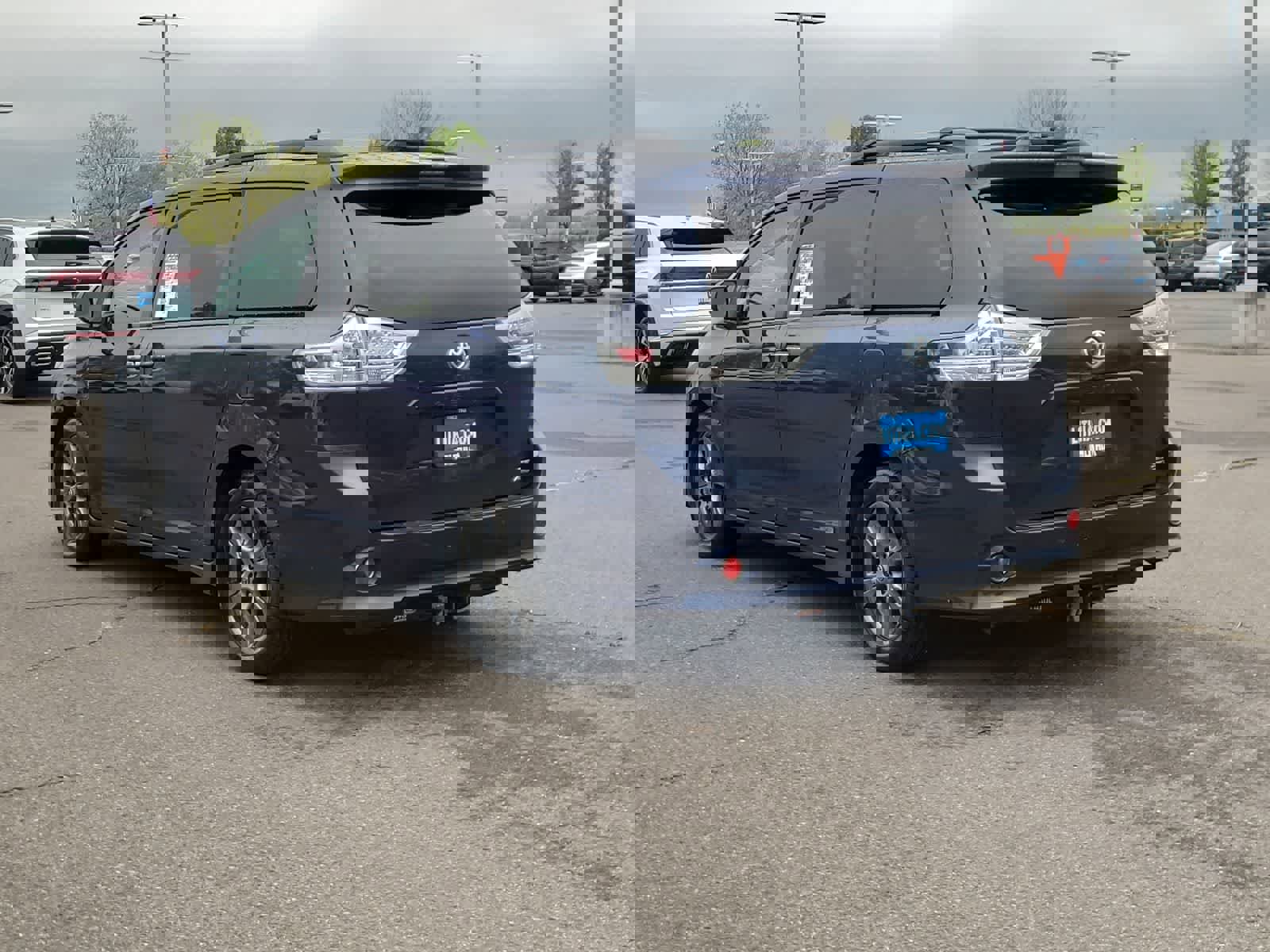 Used 2019 Toyota Sienna SE w/ SE Preferred Package AWD/4WD image 12