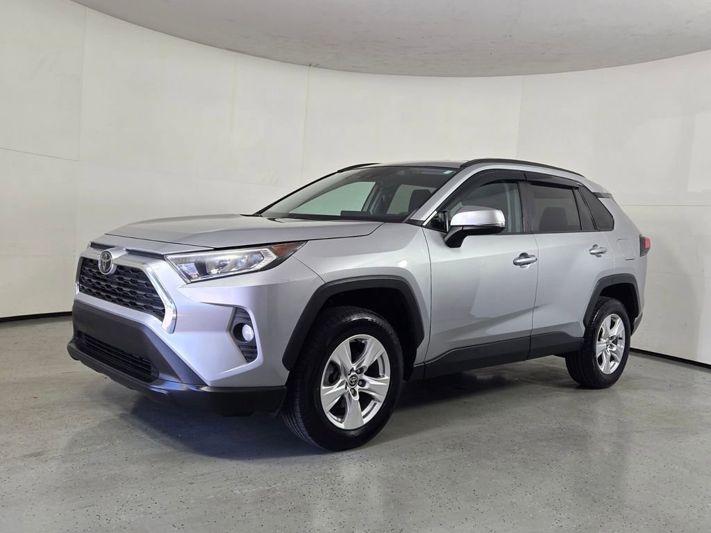 Used 2021 Toyota RAV4 XLE image 3