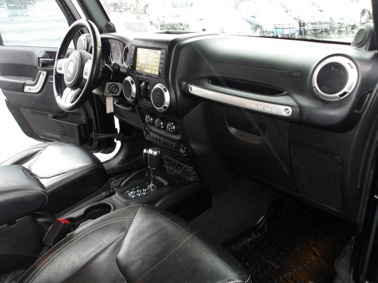 Used 2014 Jeep Wrangler Unlimited Rubicon image 13