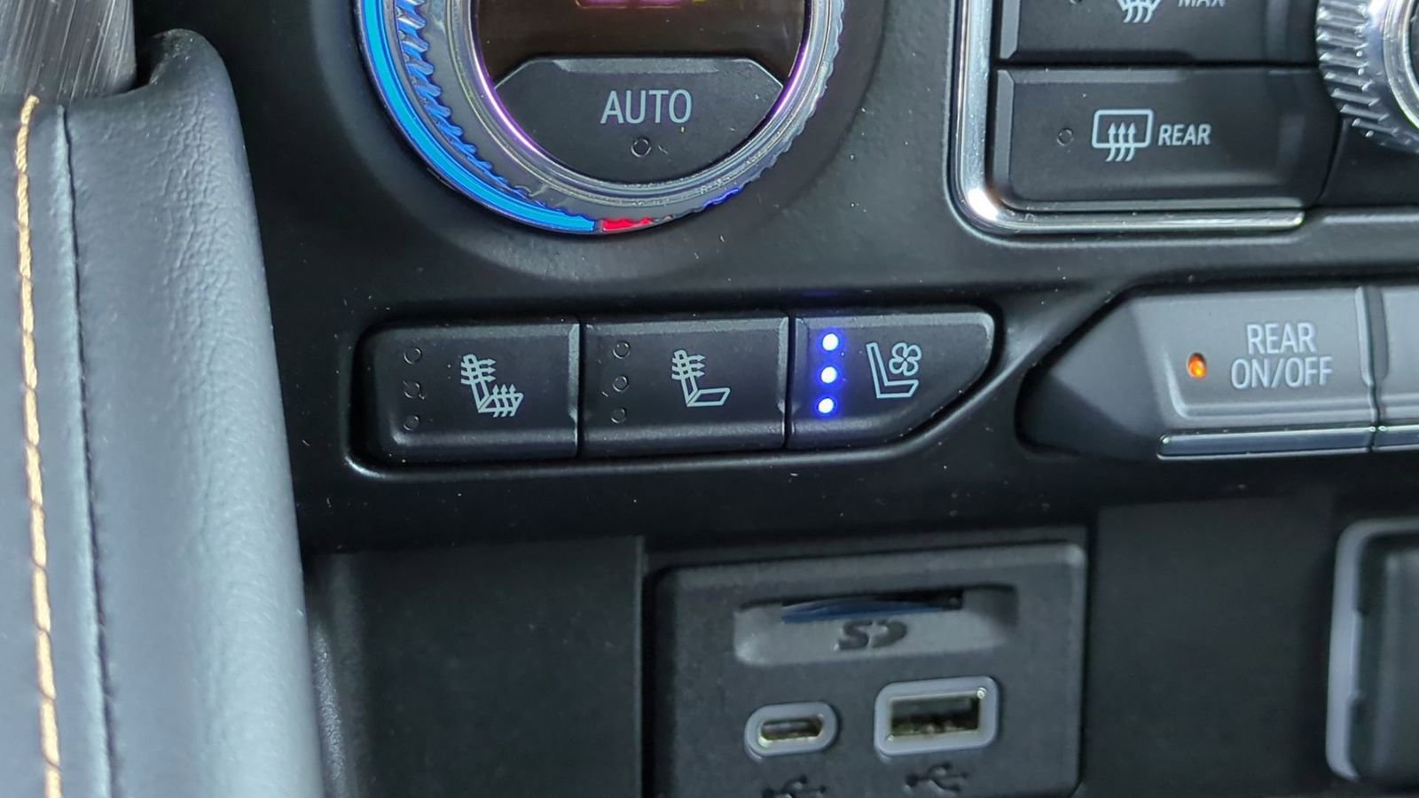 Used 2021 GMC Yukon AT4 image 73