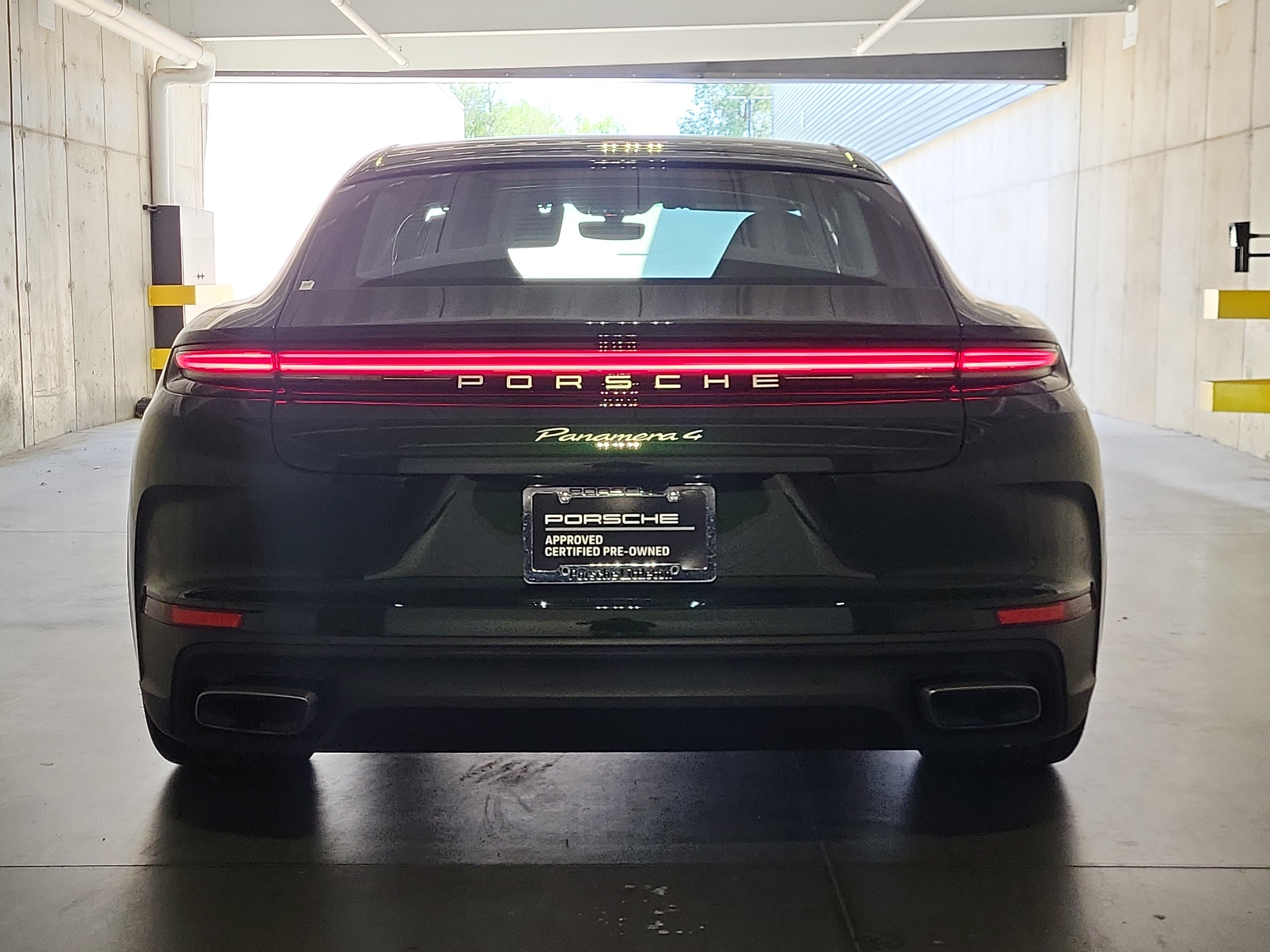 Certified 2025 Porsche Panamera 4 AWD/4WD image 8