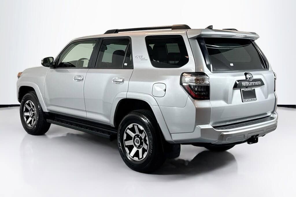 Used 2024 Toyota 4Runner TRD Off-Road Premium image 3