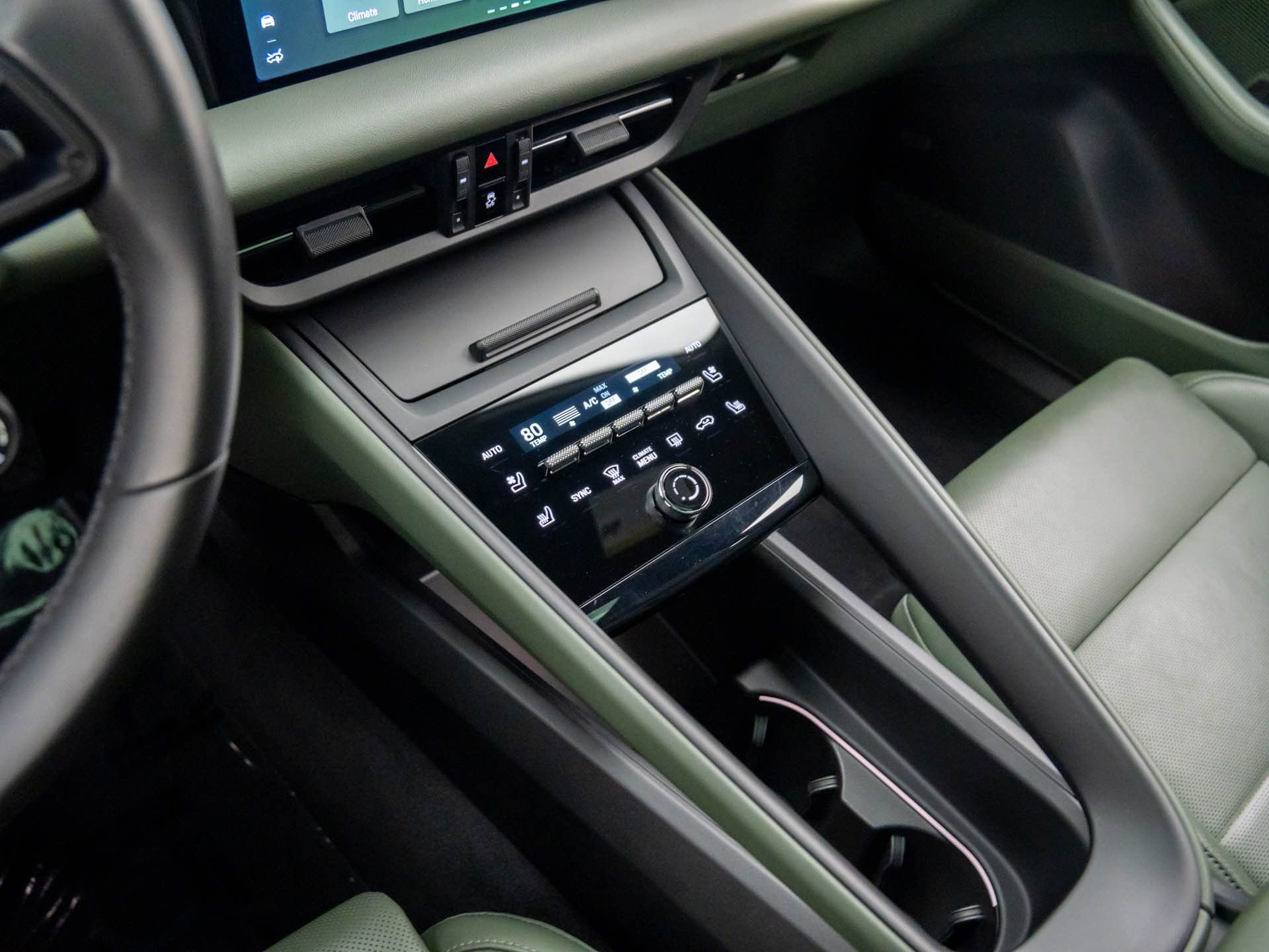 Certified 2024 Porsche Macan 4 Electric image 13