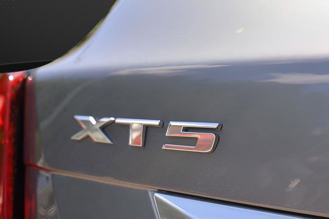 Used 2021 Cadillac XT5 Premium Luxury FWD image 10