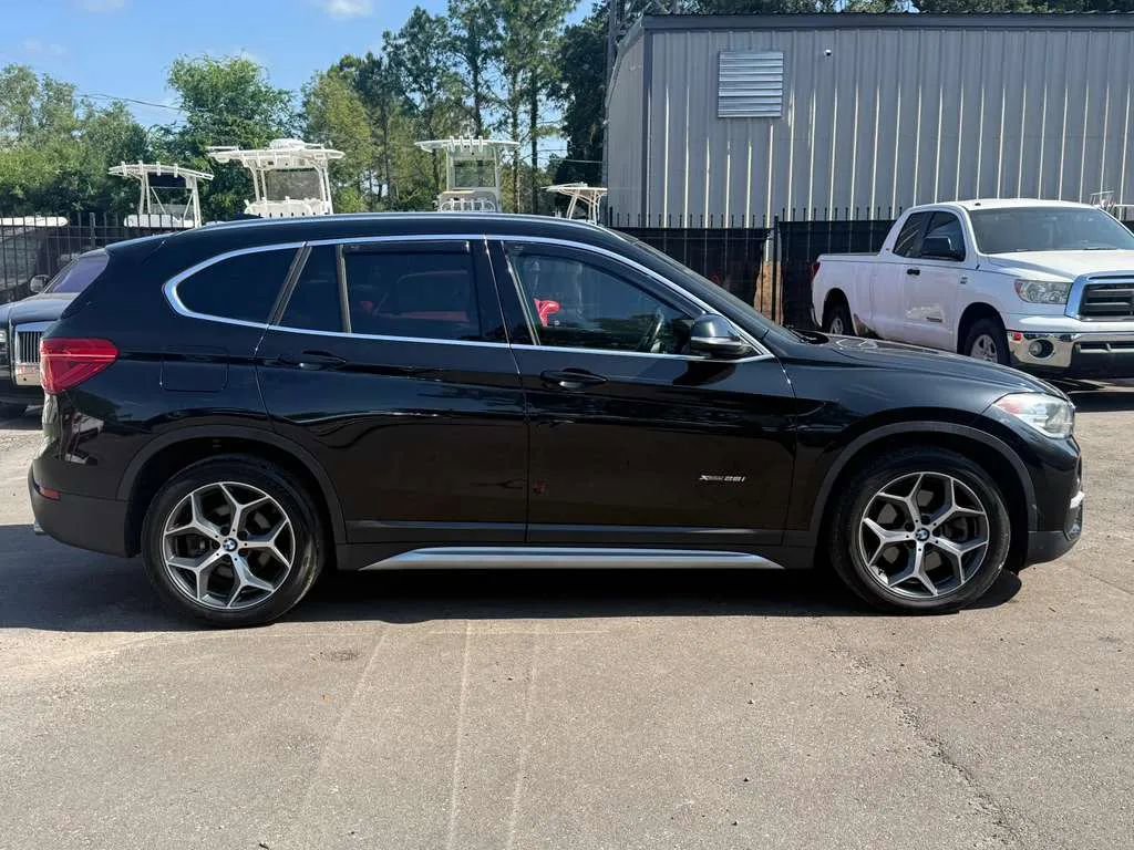 Used 2018 BMW X1 xDrive28i AWD/4WD image 6