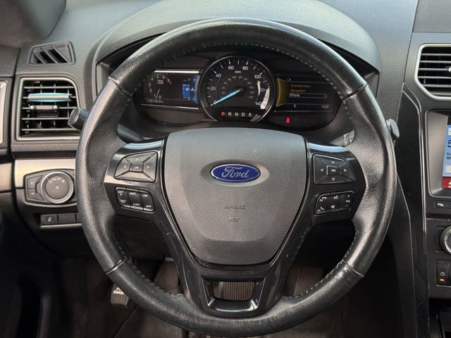 Used 2018 Ford Explorer XLT w/ Equipment Group 202A FWD image 12