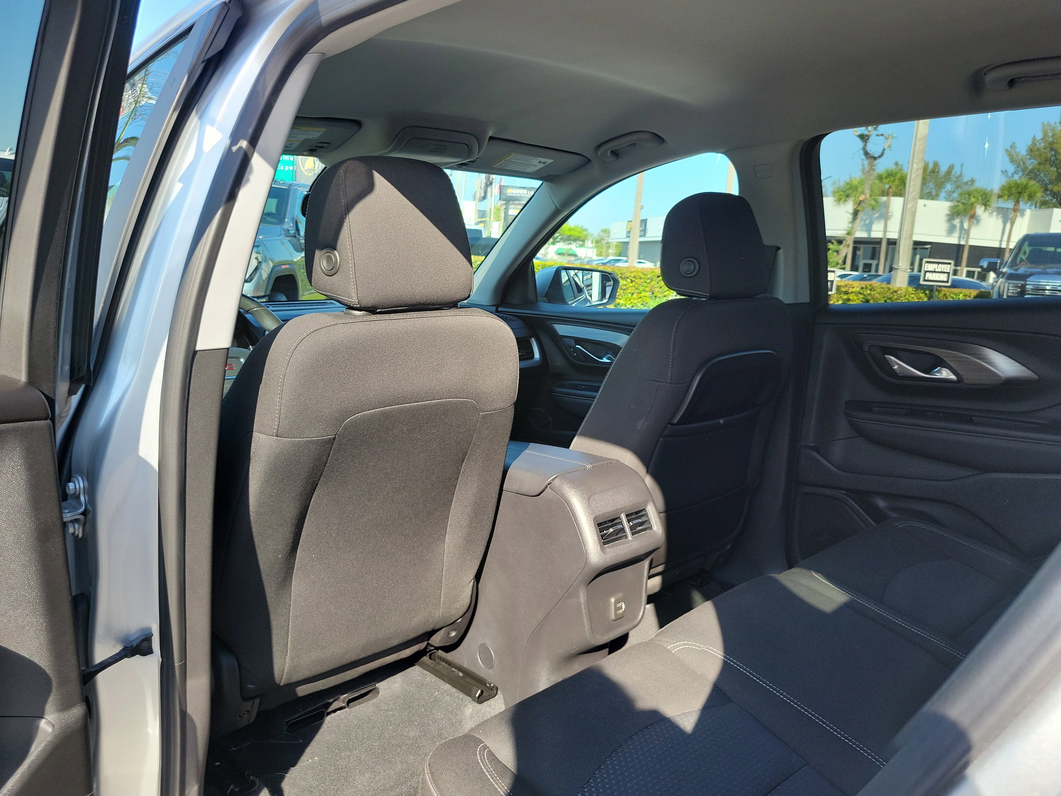 Used 2022 GMC Terrain SLE image 13