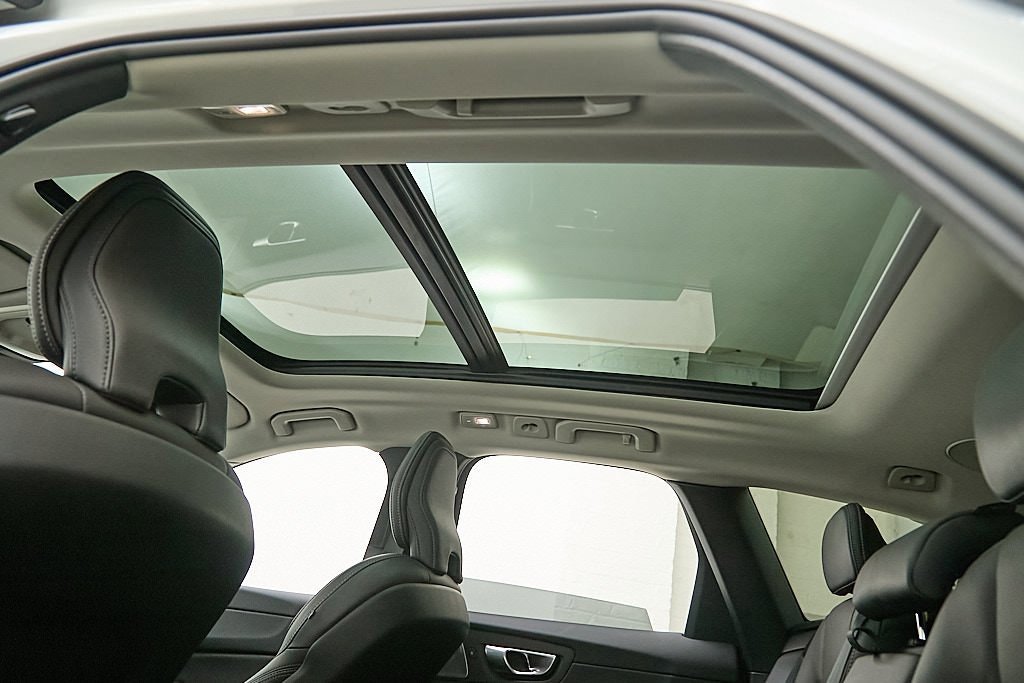 Certified 2023 Volvo XC60 B5 Ultimate image 25
