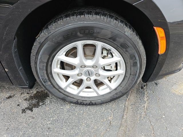 Used 2024 Chrysler Pacifica Touring-L image 10