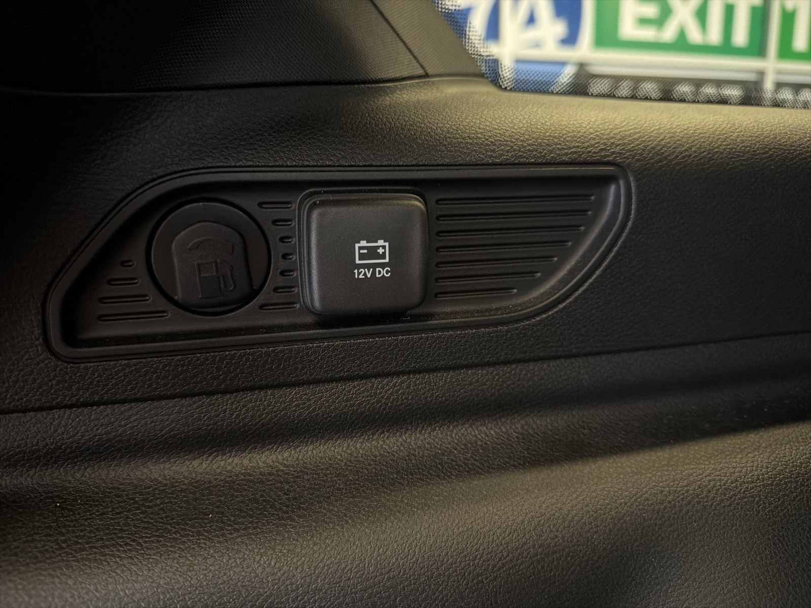 Used 2025 Jeep Grand Cherokee Limited 4xe AWD/4WD image 12