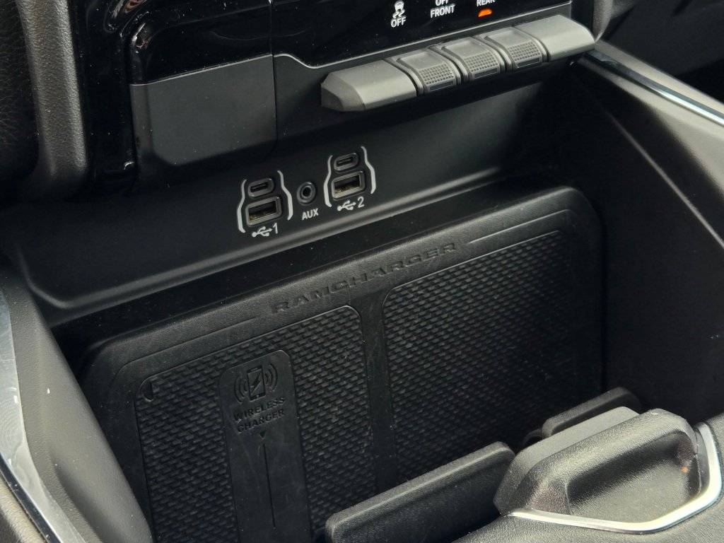 Used 2025 RAM 1500 Laramie AWD/4WD image 27