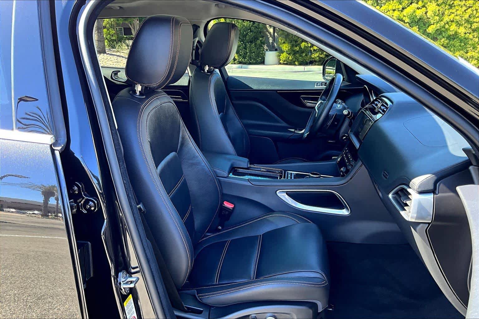 Used 2020 Jaguar F-PACE Prestige image 8