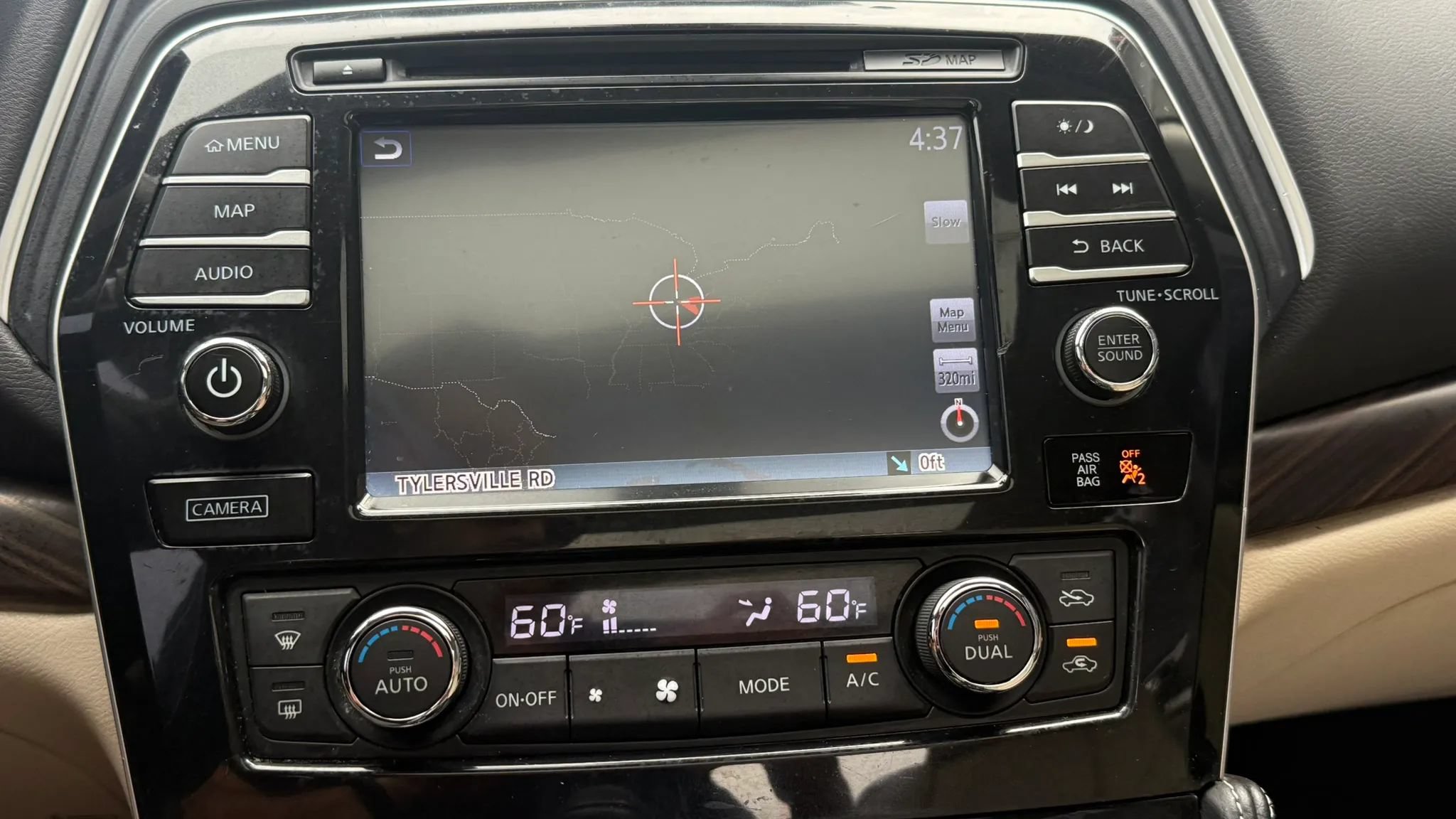 Used 2016 Nissan Maxima Platinum FWD image 14