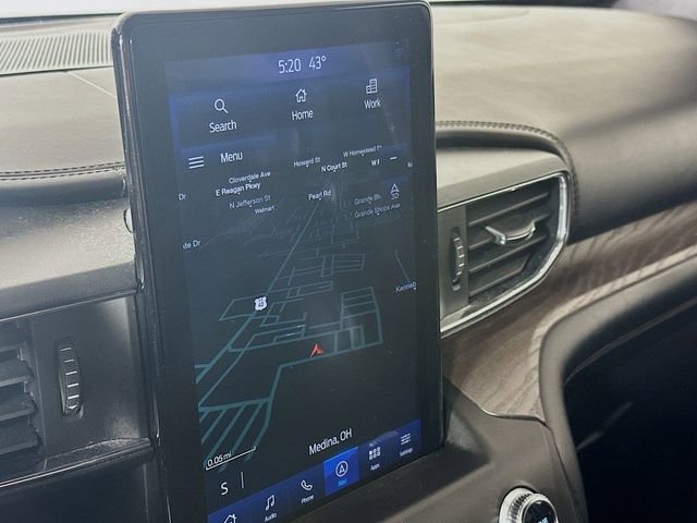 Used 2020 Ford Explorer Platinum w/ Premium Technology Package image 14