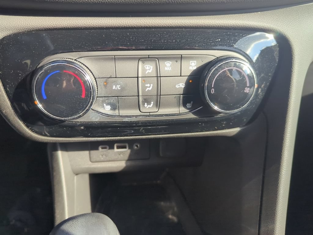 Used 2023 Buick Encore GX Preferred w/ Cold Weather Comfort Package FWD image 23
