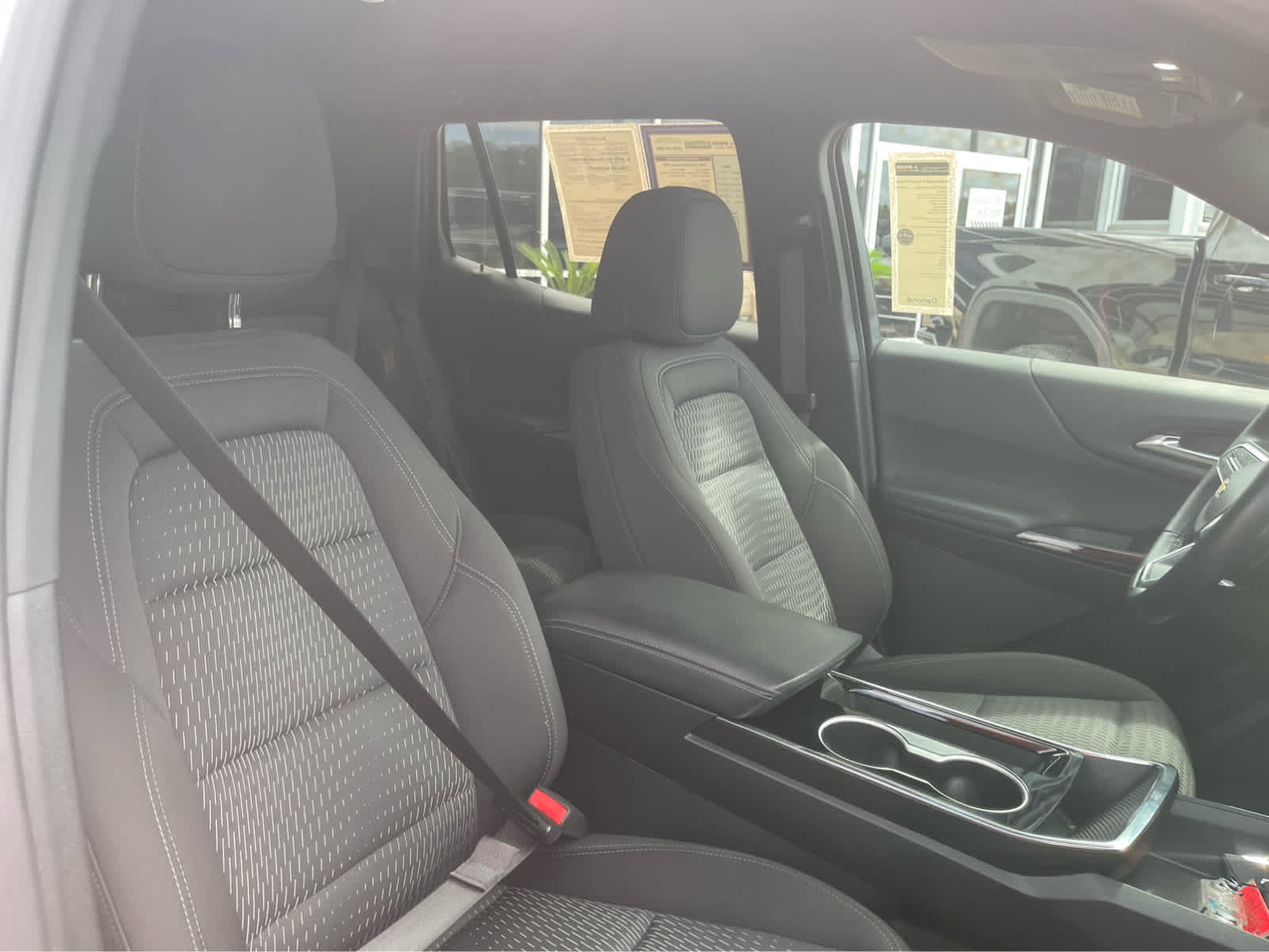 Used 2025 Chevrolet Equinox LT AWD/4WD image 34