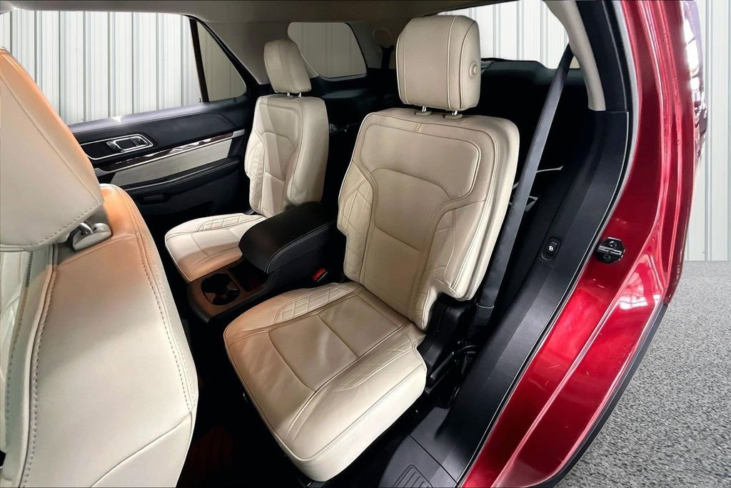 Used 2016 Ford Explorer Platinum image 22