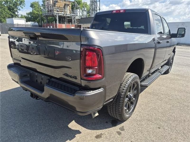 Used 2025 RAM 2500 Big Horn AWD/4WD image 2