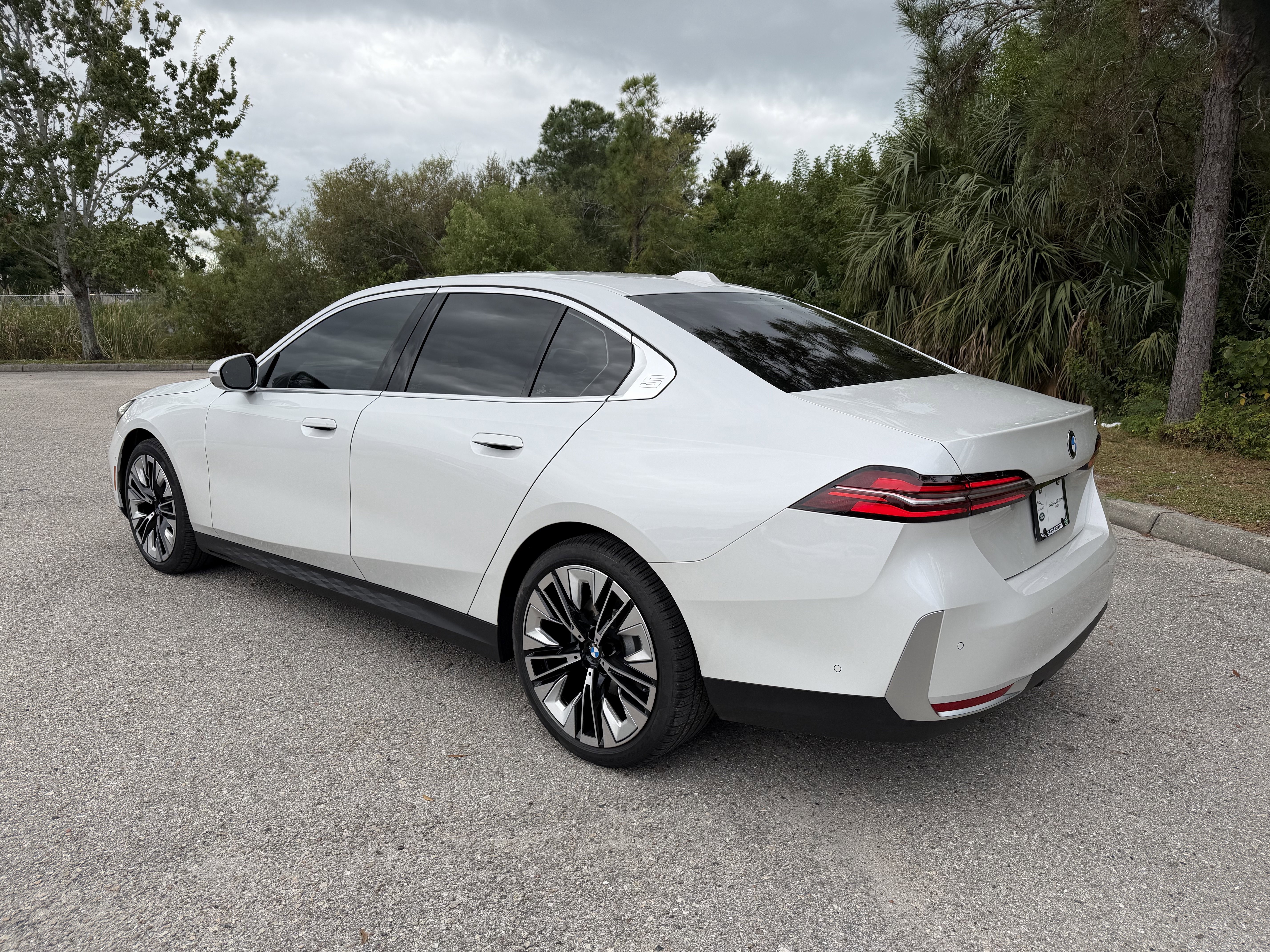 Used 2026 BMW 530i w/ Premium Package image 3