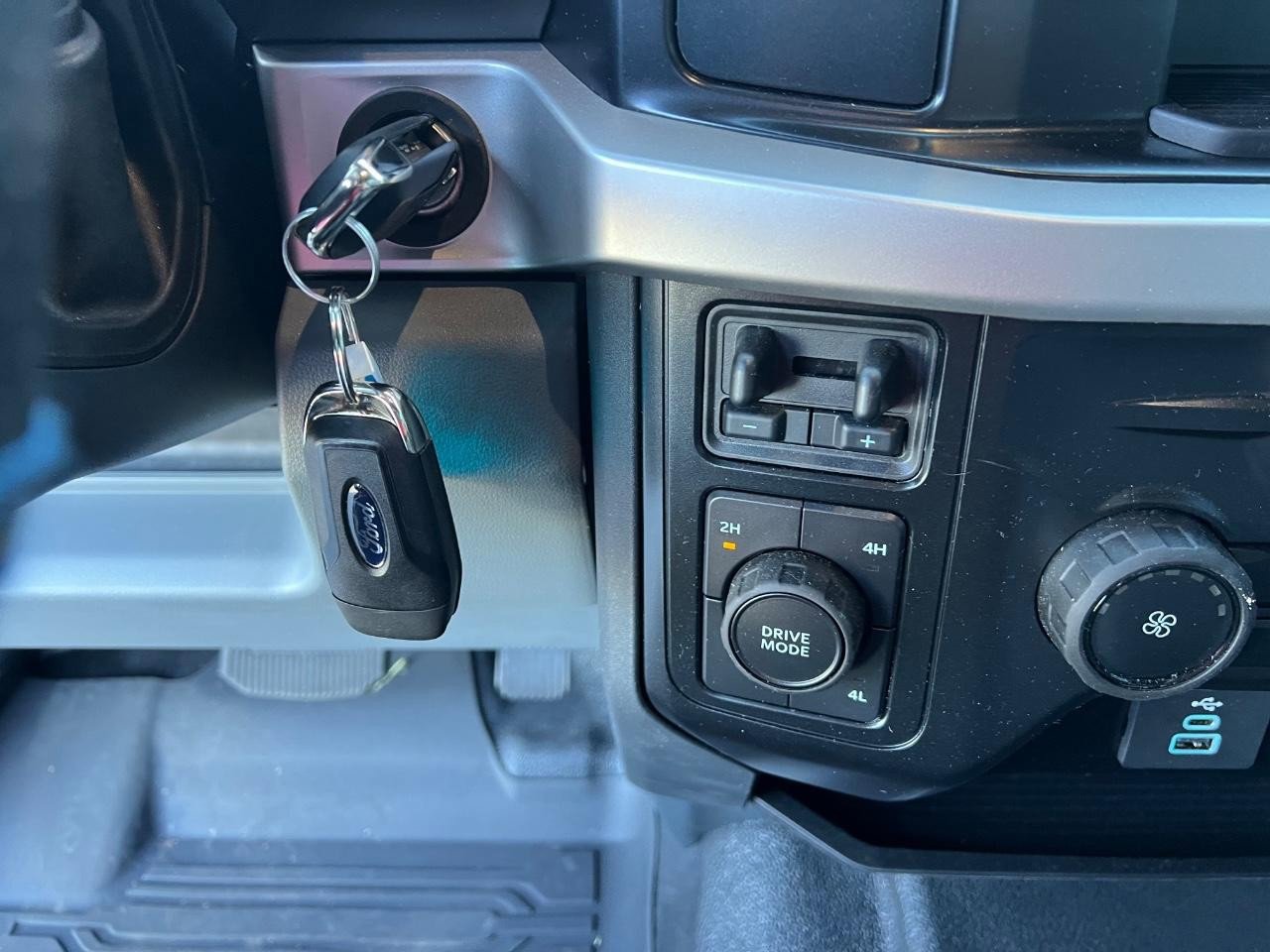 Used 2025 Ford F350 XL w/ XL Driver Assist Package image 18