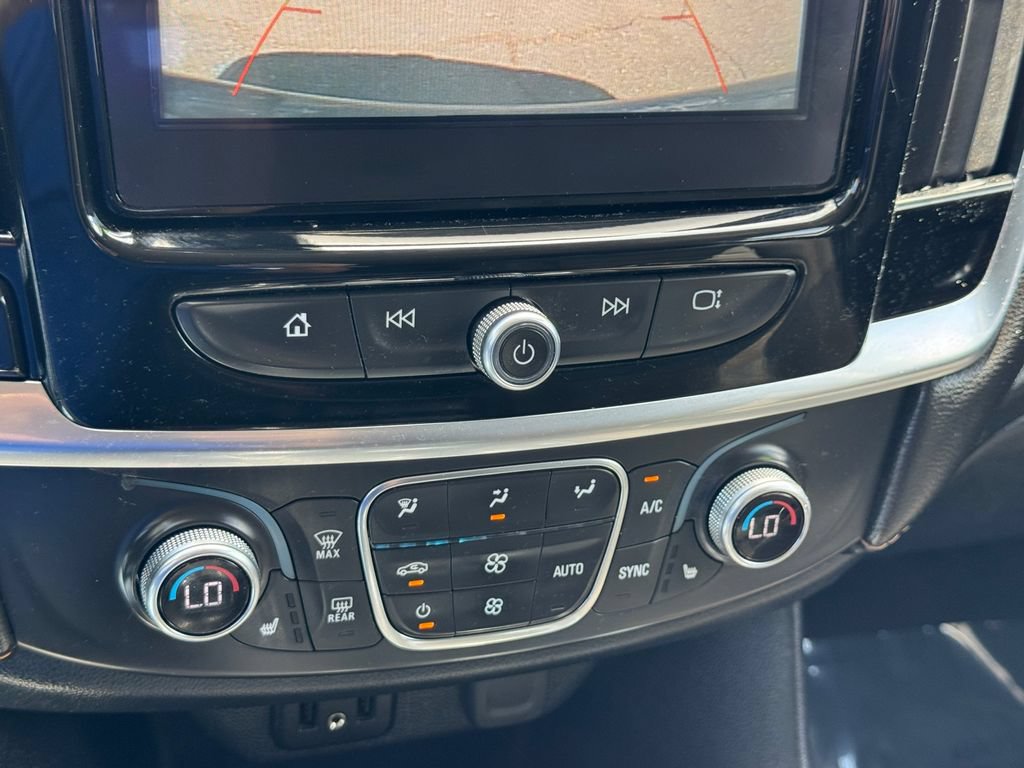 Used 2019 Chevrolet Traverse LT FWD image 18