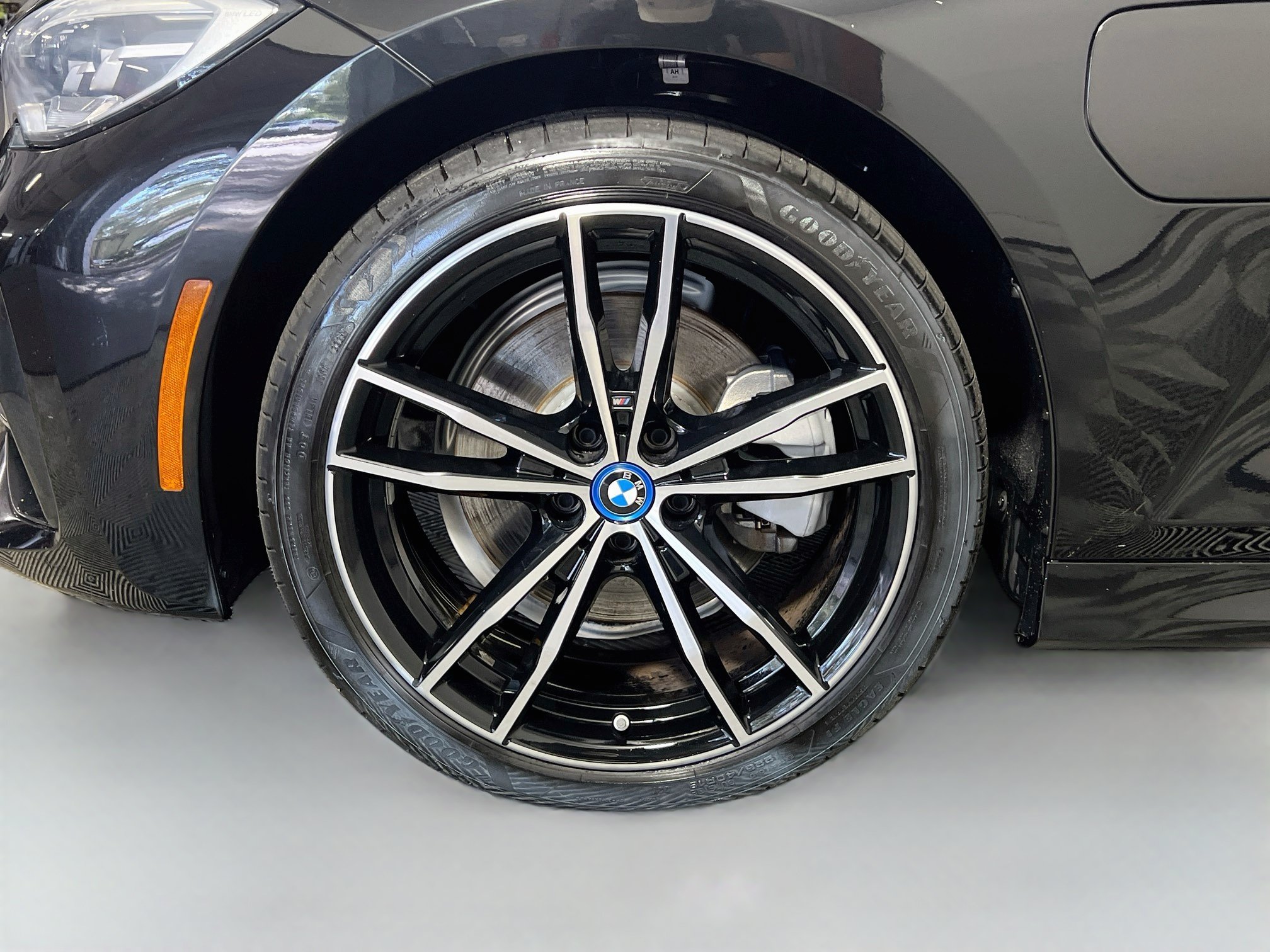 Used 2022 BMW 330e w/ M Sport Package RWD image 14