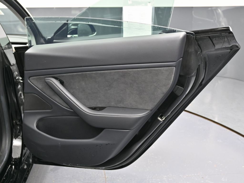 Used 2018 Tesla Model 3 Long Range image 40