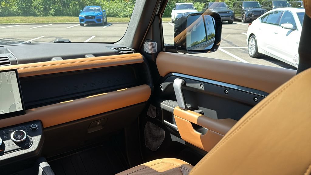 Certified 2024 Land Rover Defender 130 V8 AWD/4WD image 25