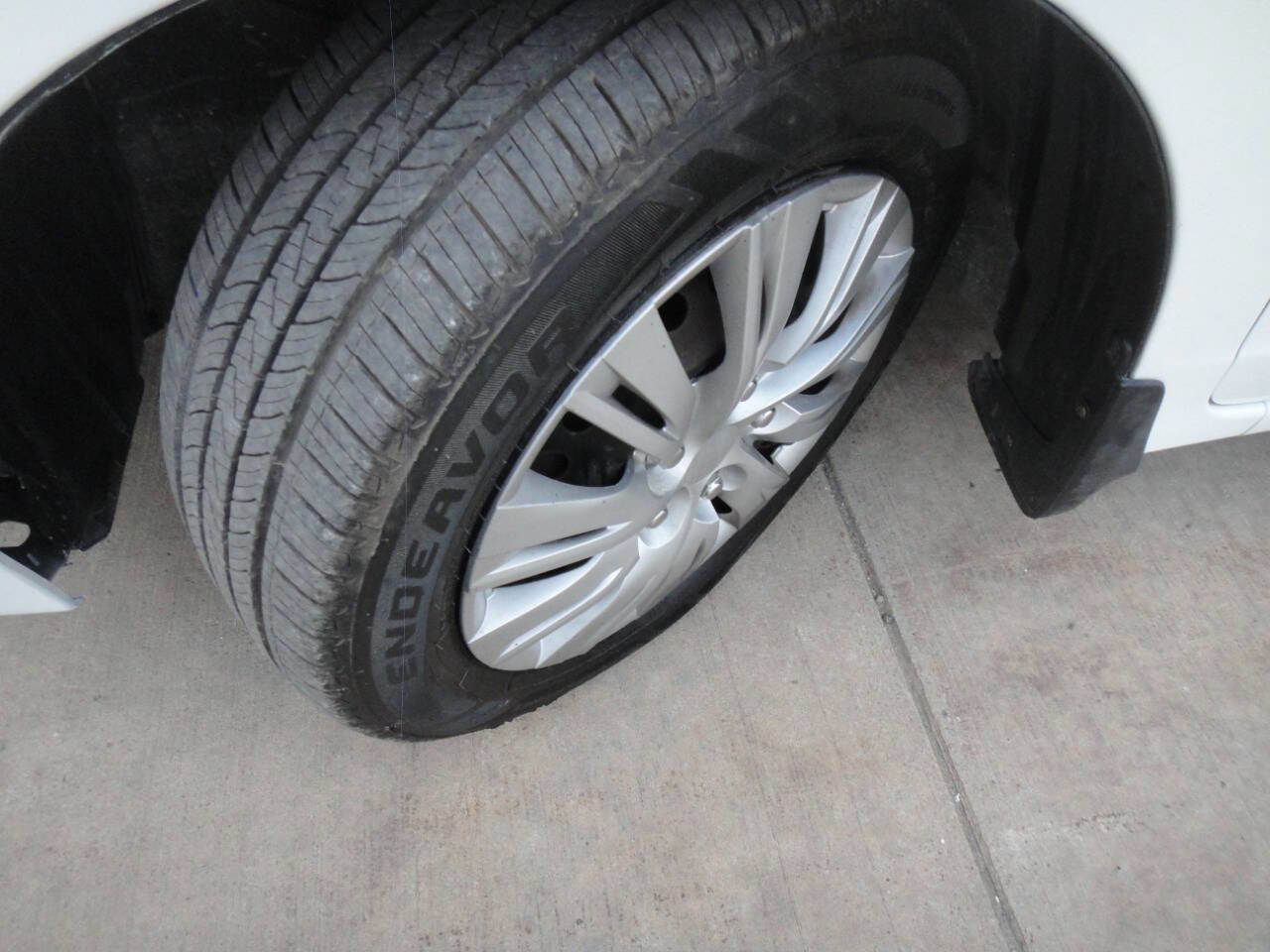 Used 2014 Honda Insight LX image 17