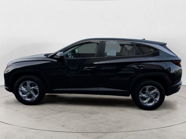 Certified 2024 Hyundai Tucson SE image 2