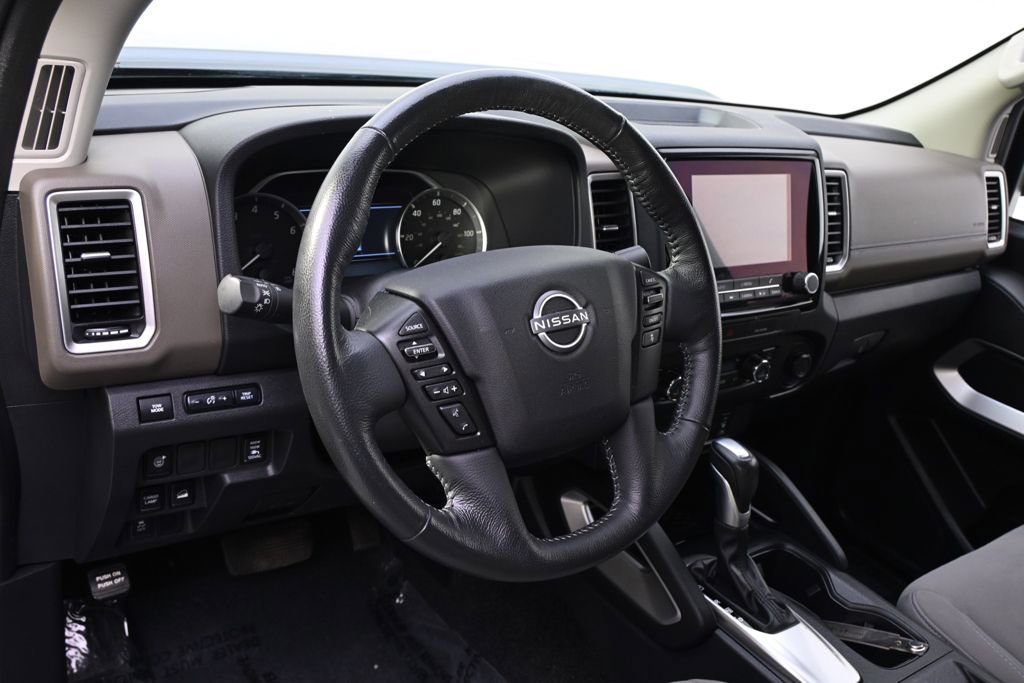 Used 2022 Nissan Frontier SV image 11