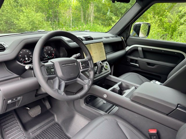 New 2026 Land Rover Defender 110 X-Dynamic SE AWD/4WD image 9