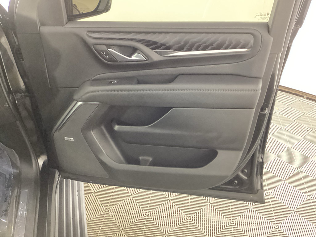Used 2022 GMC Yukon XL Denali AWD/4WD image 10