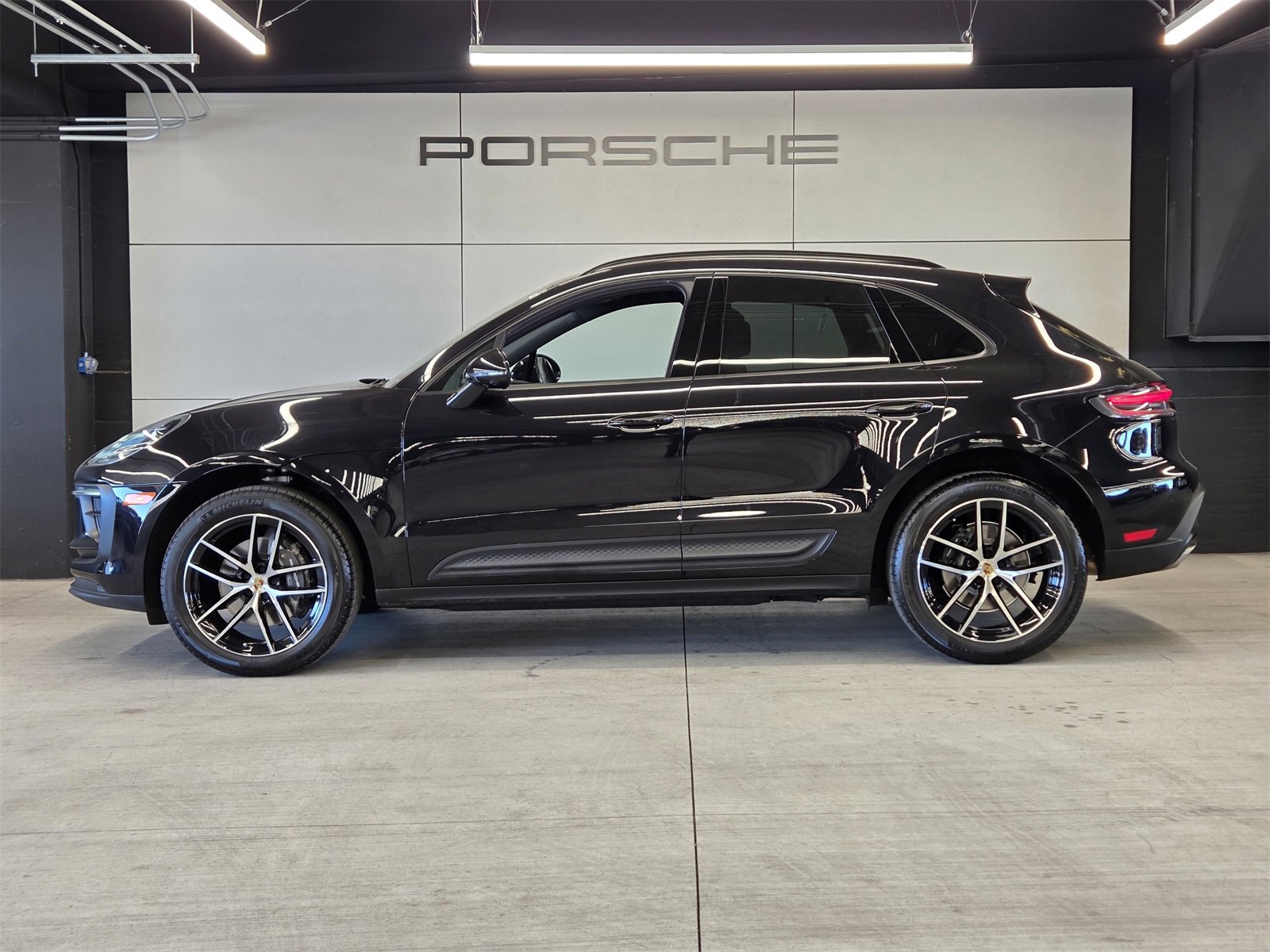 Certified 2026 Porsche Macan image 2