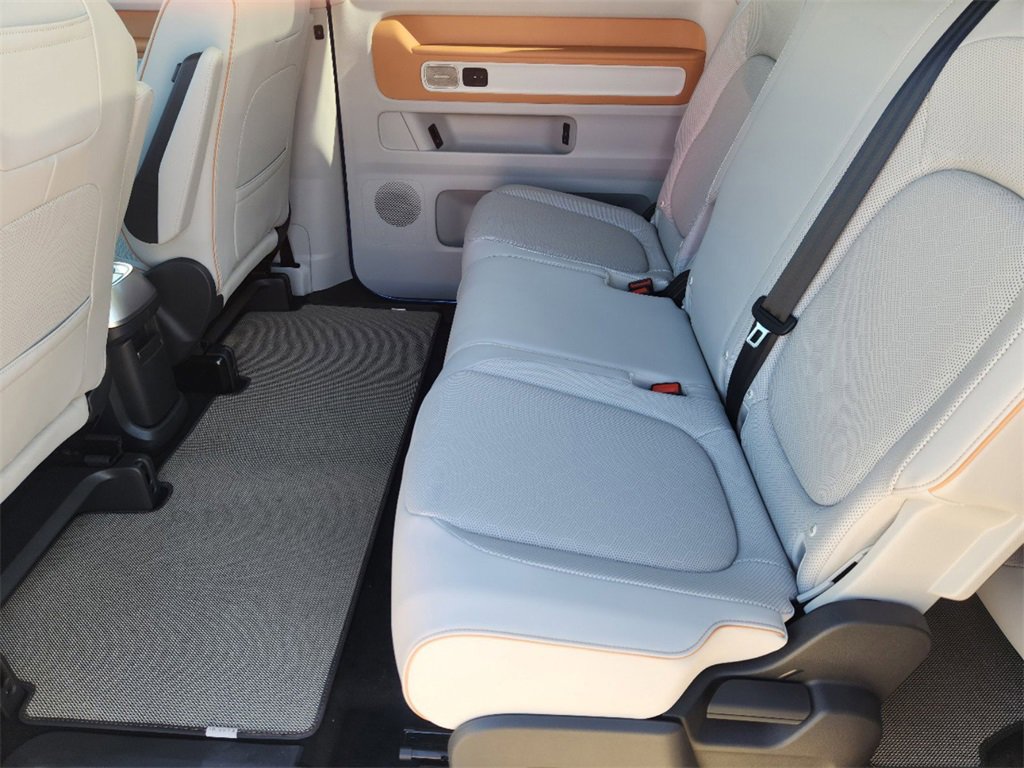 New 2025 Volkswagen ID. Buzz 1st Edition image 22