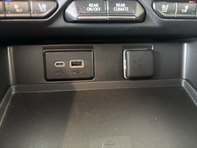 Certified 2024 Chevrolet Tahoe High Country w/ Premium Package image 33