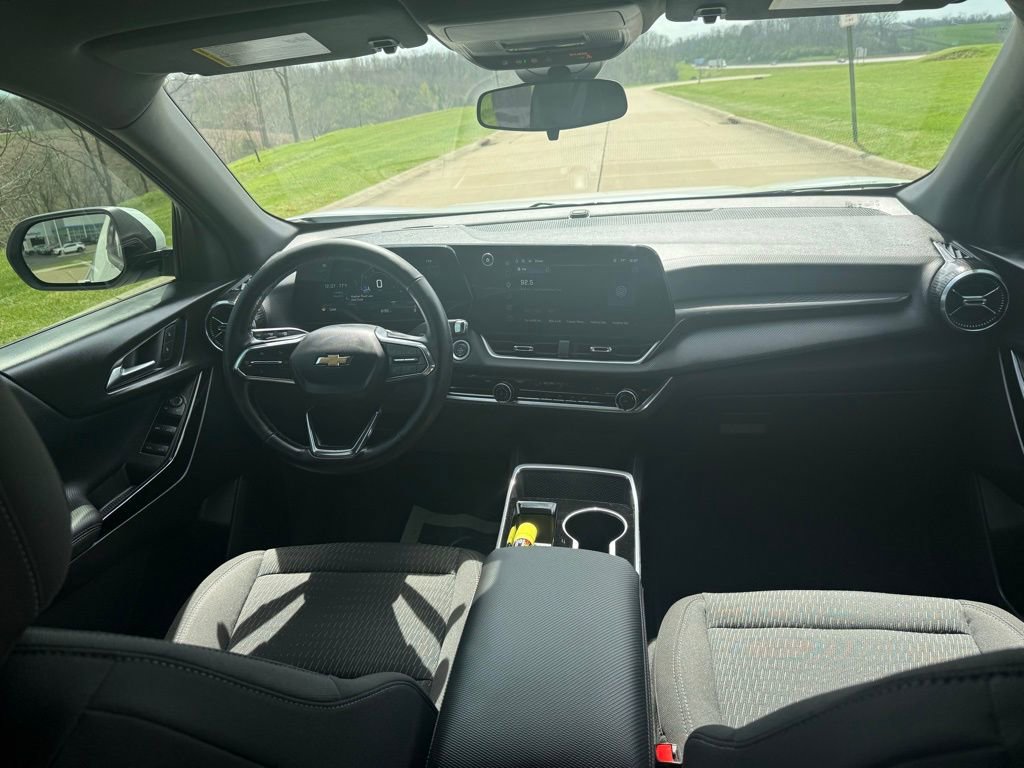 Used 2025 Chevrolet Equinox LT image 19