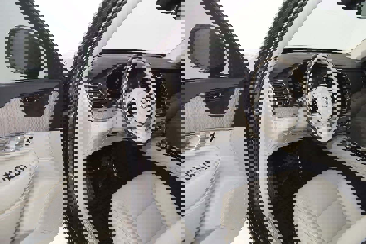 Used 2024 Volvo XC90 B6 Plus w/ Protection Package Premier image 49