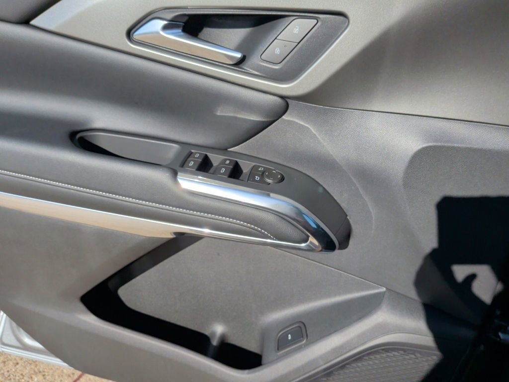 New 2025 Chevrolet Traverse LT w/ LPO, Floor Liner Package image 11