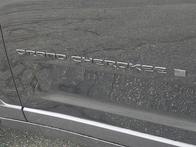 New 2025 Jeep Grand Cherokee Altitude image 23