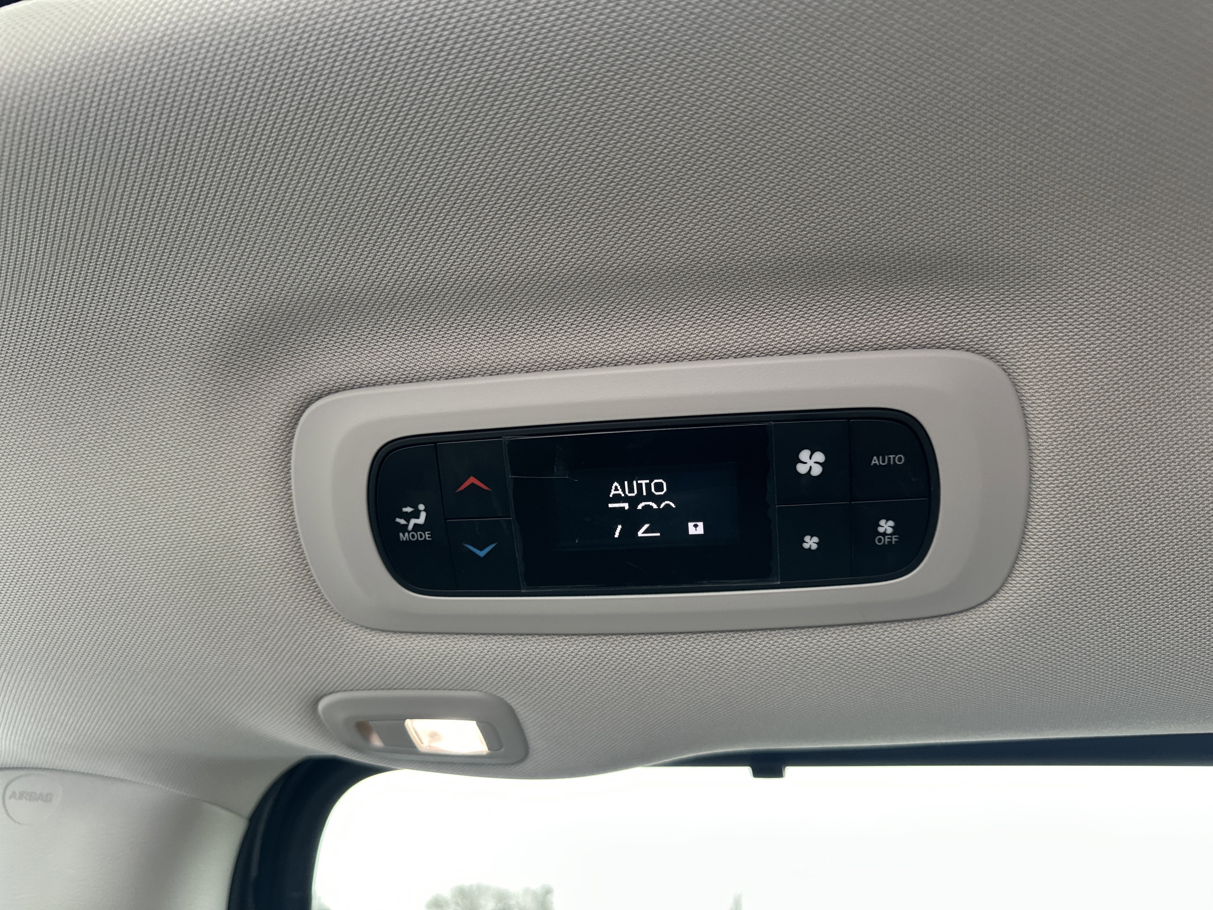 Used 2023 Chrysler Pacifica Limited image 17