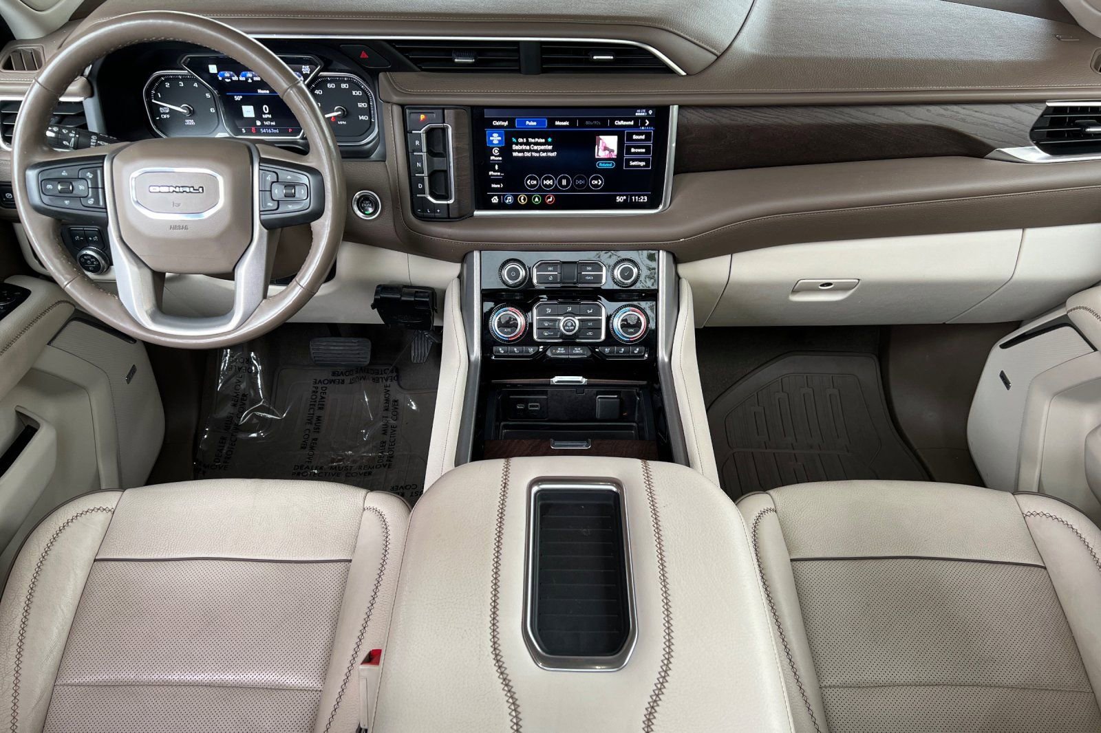 Used 2021 GMC Yukon Denali w/ Denali Premium Package image 13