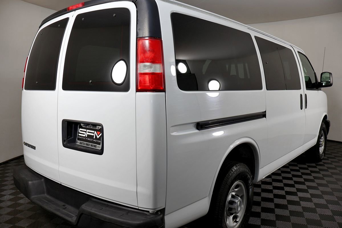 Used 2017 Chevrolet Express 2500 LS RWD image 9