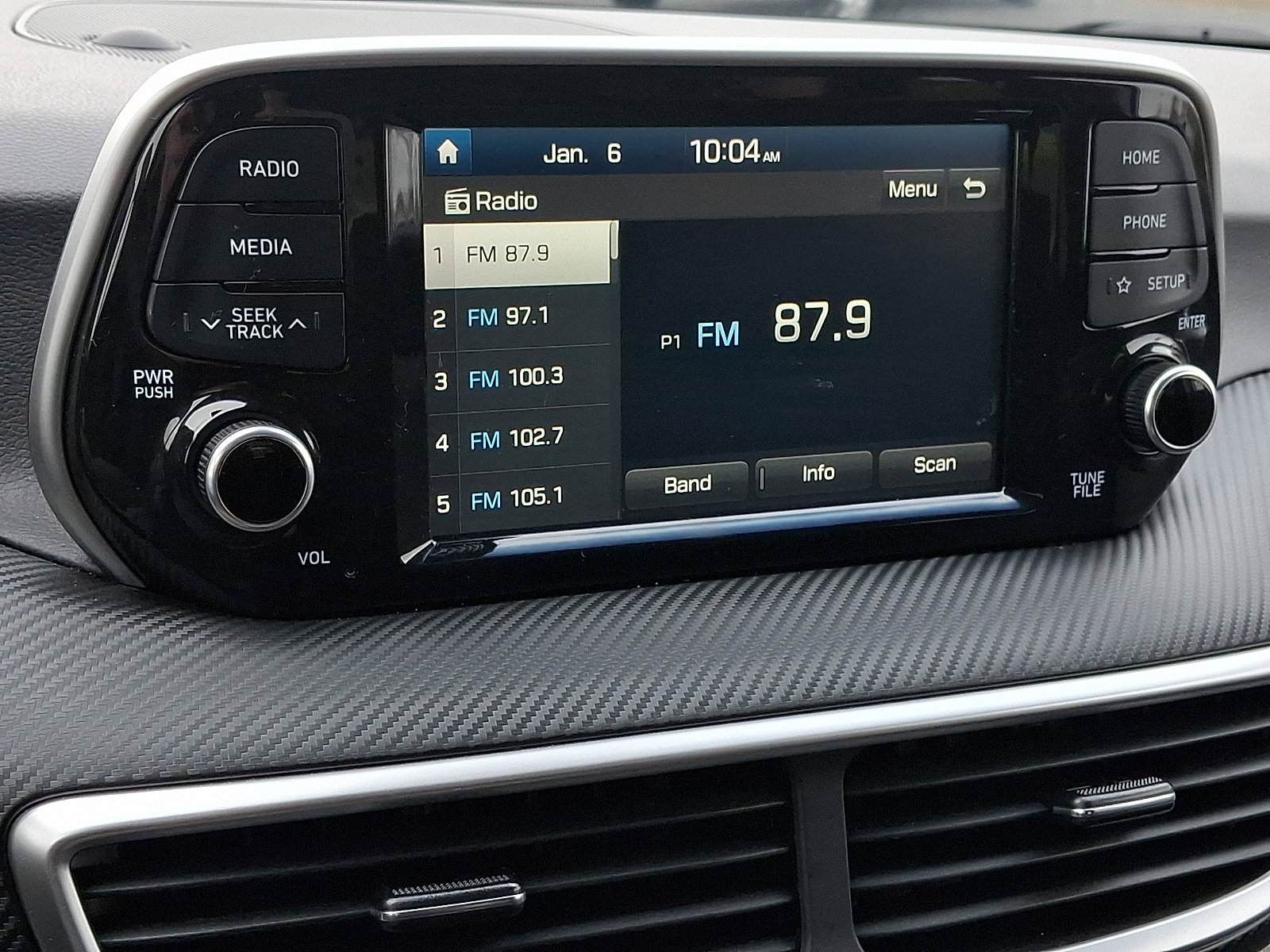 Used 2020 Hyundai Tucson SE image 16