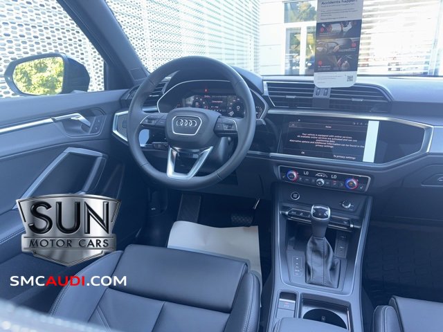 New 2025 Audi Q3 2.0T Premium image 13