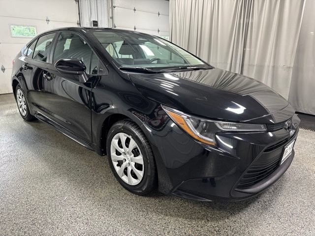 Used 2024 Toyota Corolla LE FWD image 3