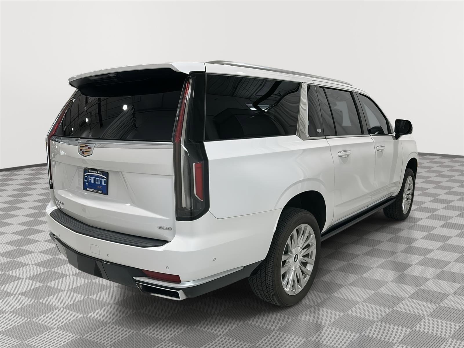 Used 2024 Cadillac Escalade ESV Premium Luxury w/ Performance Package AWD/4WD image 4