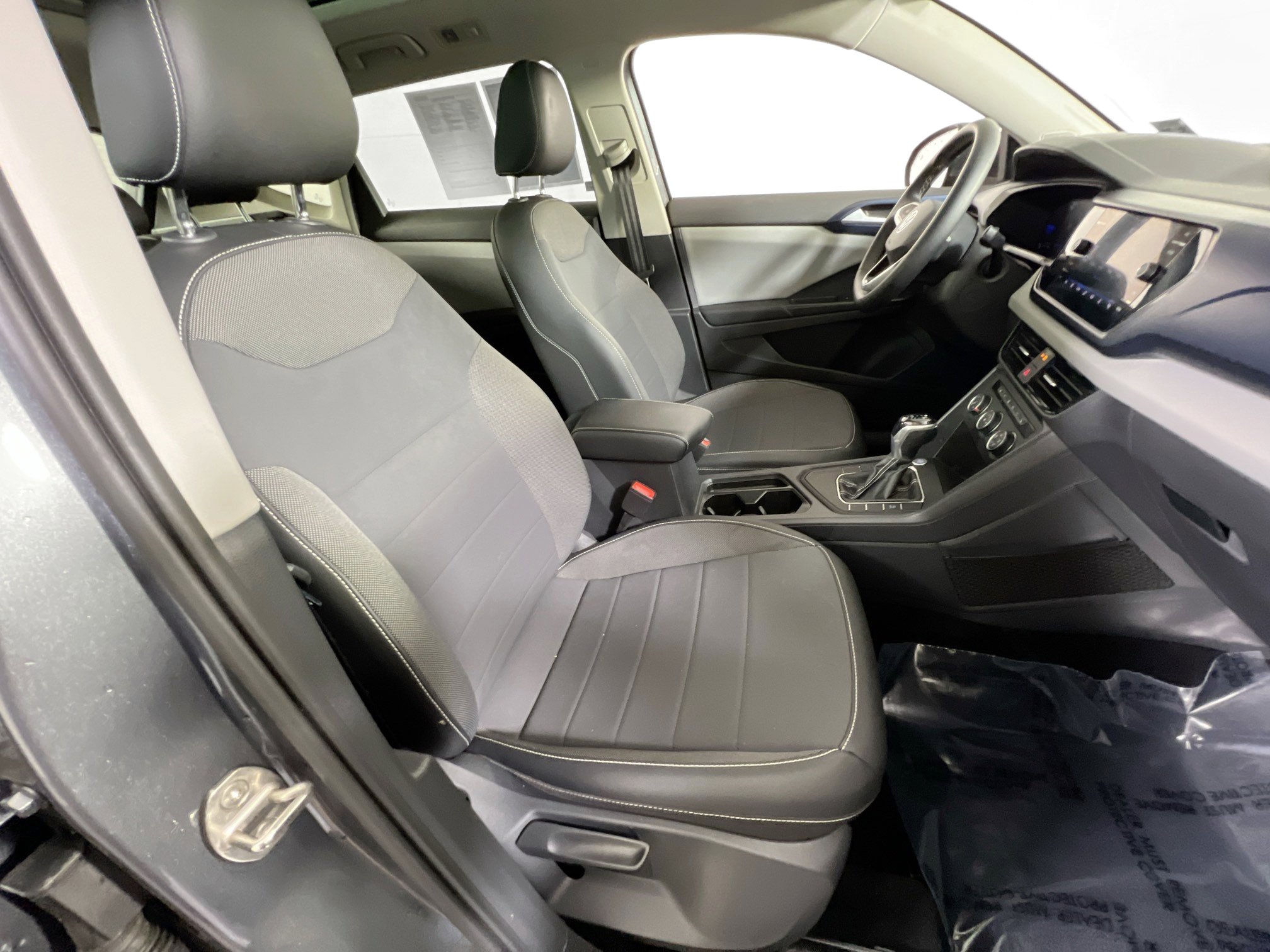 Used 2022 Volkswagen Taos SE FWD image 27