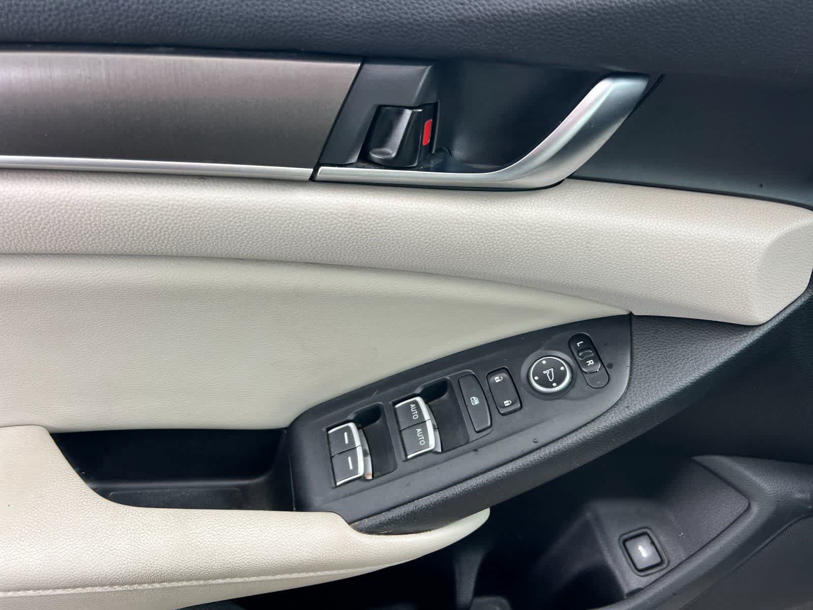 Used 2018 Honda Accord LX image 13